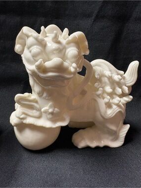 Vintage White Porcelain Foo Dog Guardian Lion Figurines